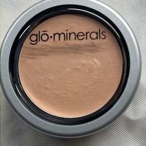 glo.minerals - Camouflage oil-free Concealer